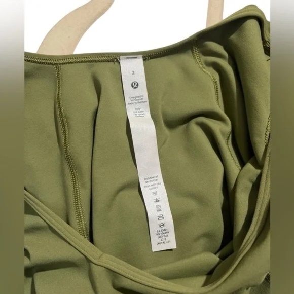 Lululemon Align tee Green Slim fit Cropped length Nulu Sz 2 - Picture 4 of 6